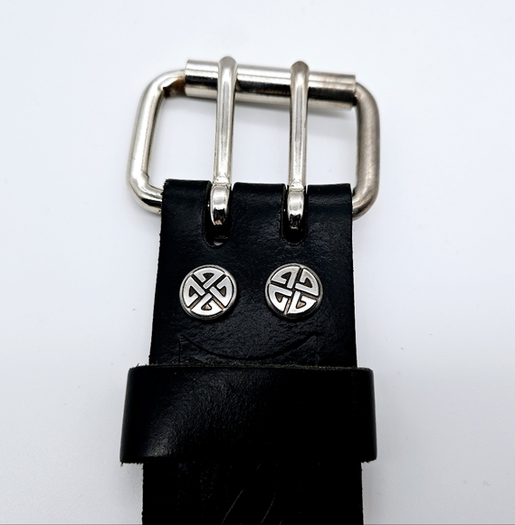 Tooled leather double pronged buckle belt - Picture 3 of 6